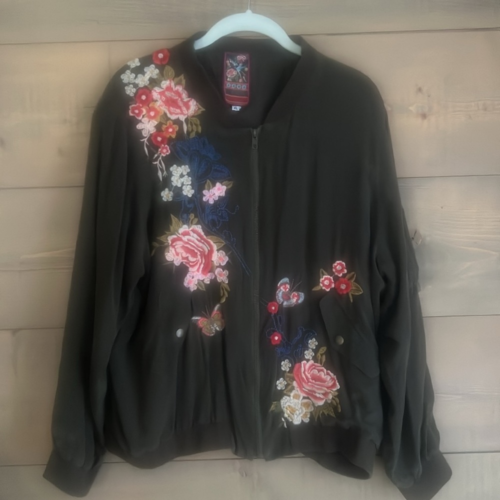 Johnny Was Lucy crepe de chin silk Floral Embroidered Bomber Jacket - Picture 6 of 10